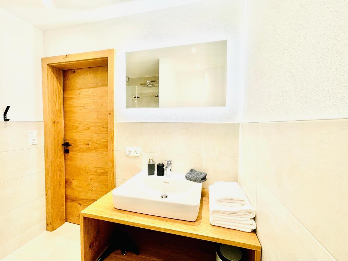 Royal Swan Appartement, Tirol Fuegen Ngoại thất bức ảnh